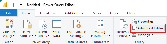 Screenshot dell'editor di Power Query di Power BI. Nella barra multifunzione, nel gruppo Query, l'editor avanzato è evidenziato.