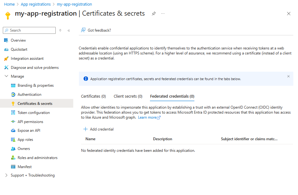 снимок экрана: область сертификатов и секретов центра администрирования Microsoft Entra с выделенной вкладкой федеративных учетных данных.