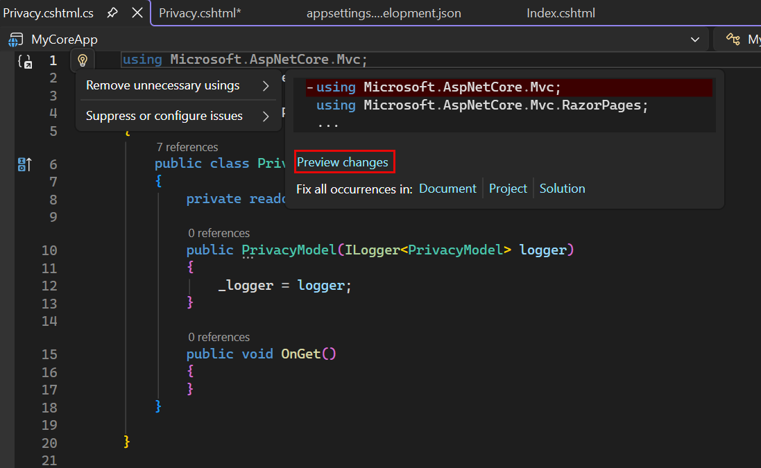 На снимке экрана показан файл Privacy.cshtml в редакторе Visual Studio Code с открытой подсказкой 