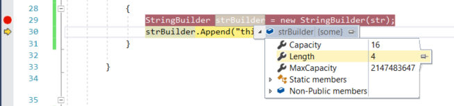 Снимок экрана: окно кода Visual Studio. В строке кода, помеченной желтым цветом, выбрана переменная, а в раскрывающемся списке отображается текущее значение и ссылки.